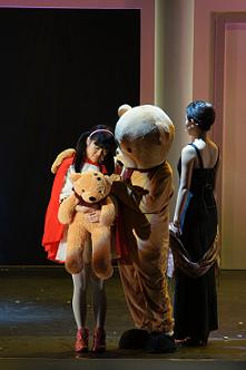 多从家人角度设想是维系家庭和谐的不二法门。 多从家人角度设想是维系家庭和谐的不二法门。