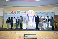 各主禮嘉賓、家庭議會委員及其他嘉賓大合照。